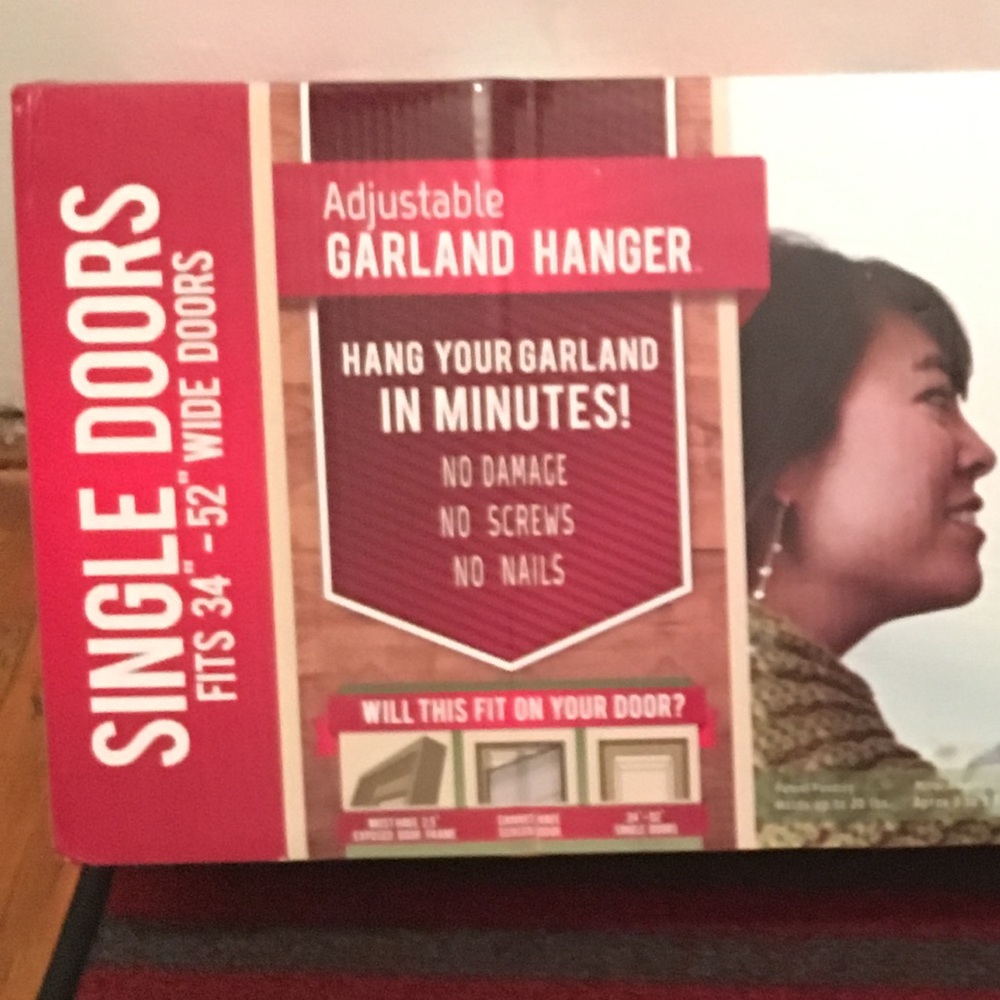 Adjustable Garland Hanger